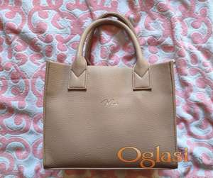 Prelepa ženska tašna Magda